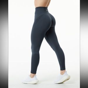 Alphalete Ozone Contour Legging